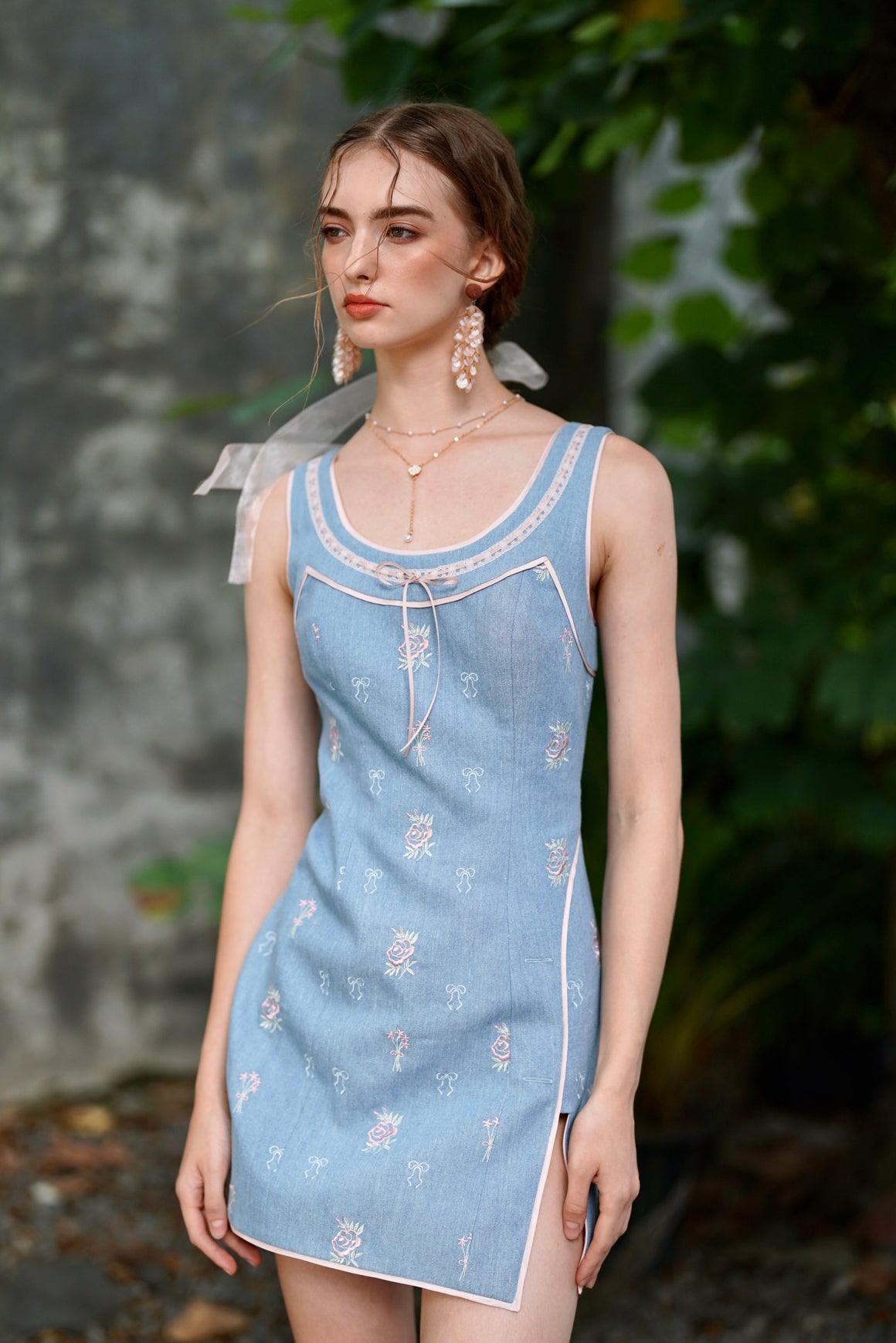 DR005BUHL23_embroidered jean dress